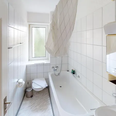 Charming 3 Bedroom Retreat Appartamento Zurigo
